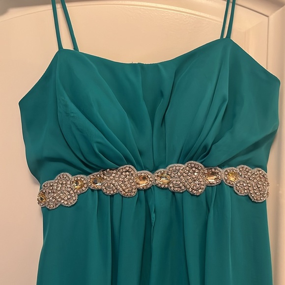 Beautiful dress with waist bling!! - Picture 2 of 6